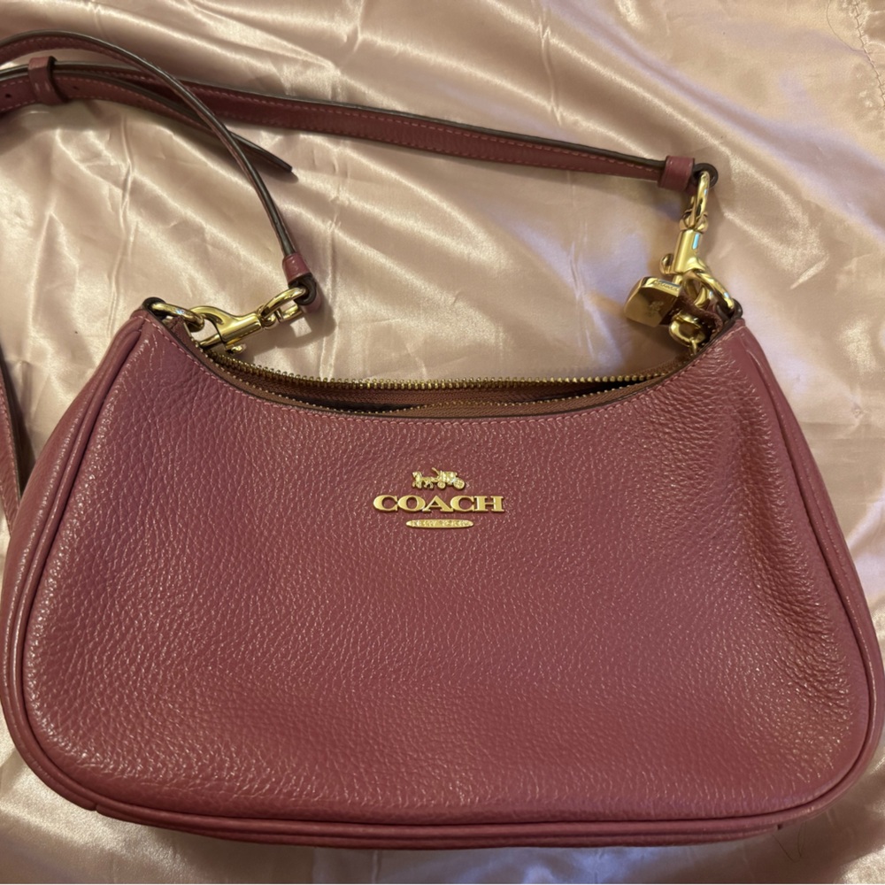 COACH Teri Pink Shoulder Bag/Crossbody